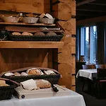 Lapland Pallas 3* パラストゥントゥリ